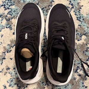 Womens Hoka Black and White Arahi 7 Athletic Sneakers